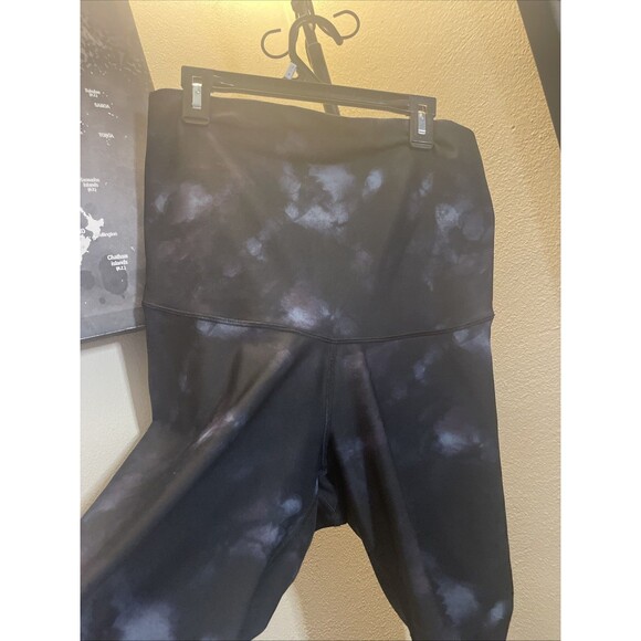 Old Navy L Women’s Super High Rise Leggings Multicolor Active - Picture 3 of 6